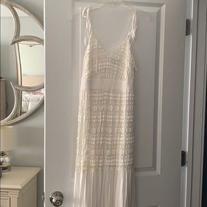 White lace maternity dress